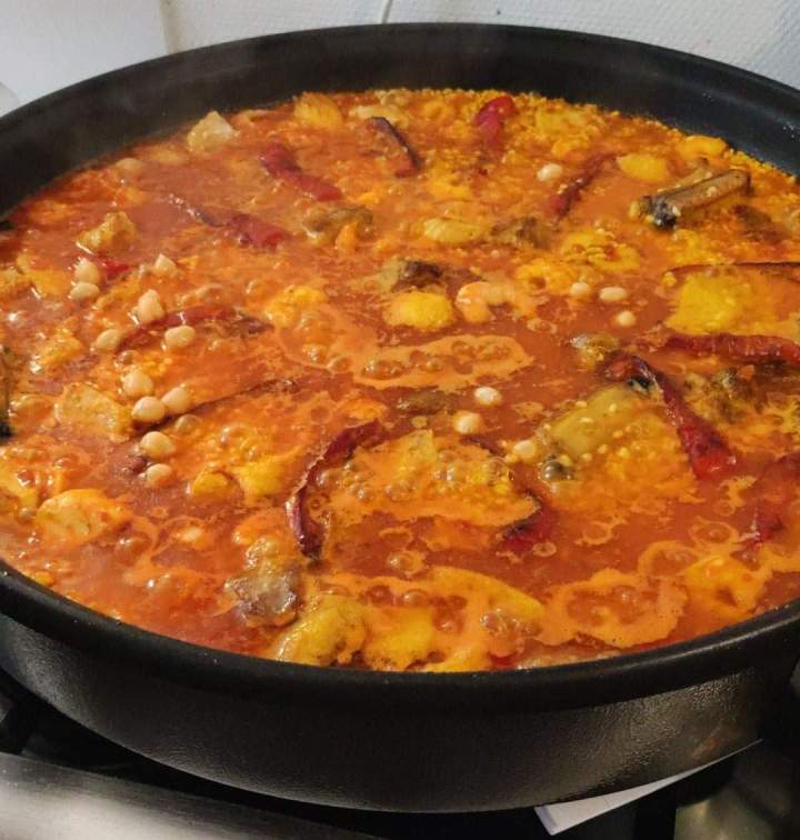 Livraison paellas espagnoles Suresnes et ses alentours